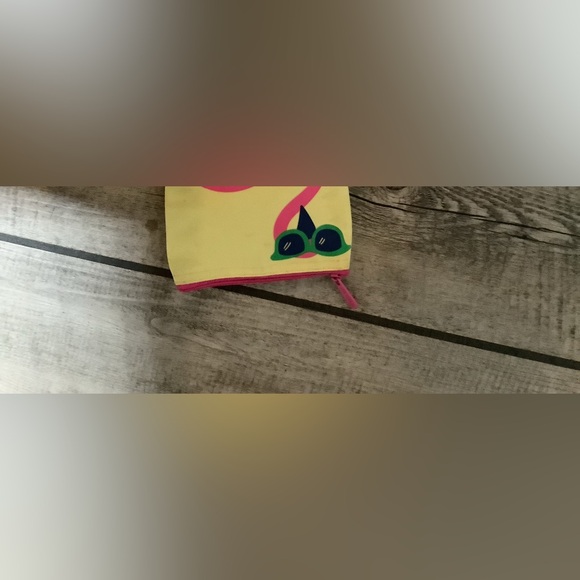 Thirty one snacker flamingo - Picture 1 of 3